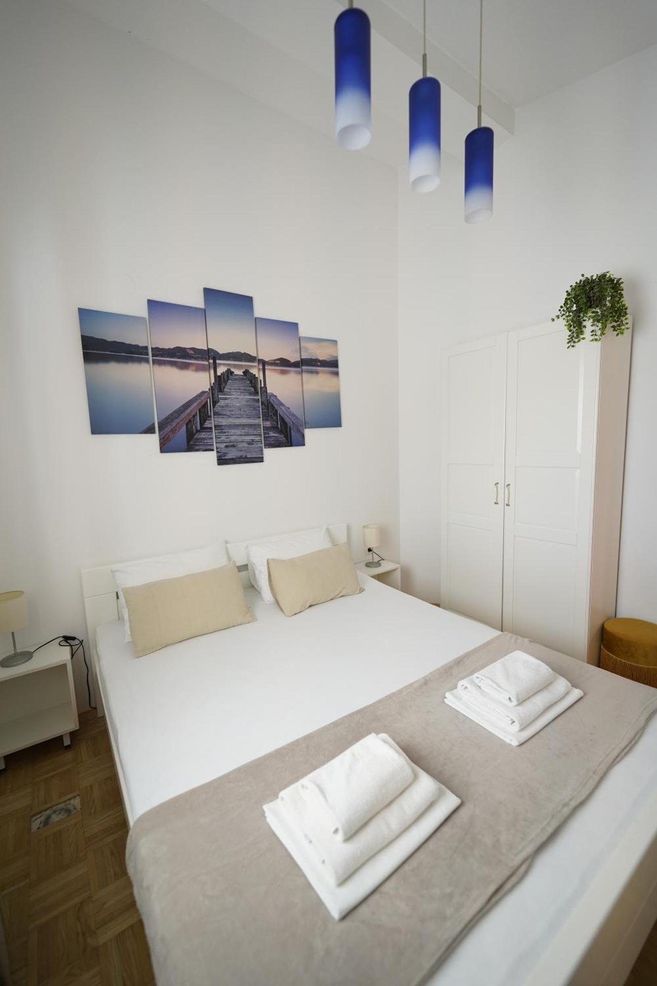 Apartments Loncar-Near Zrce Beach Novalja Buitenkant foto