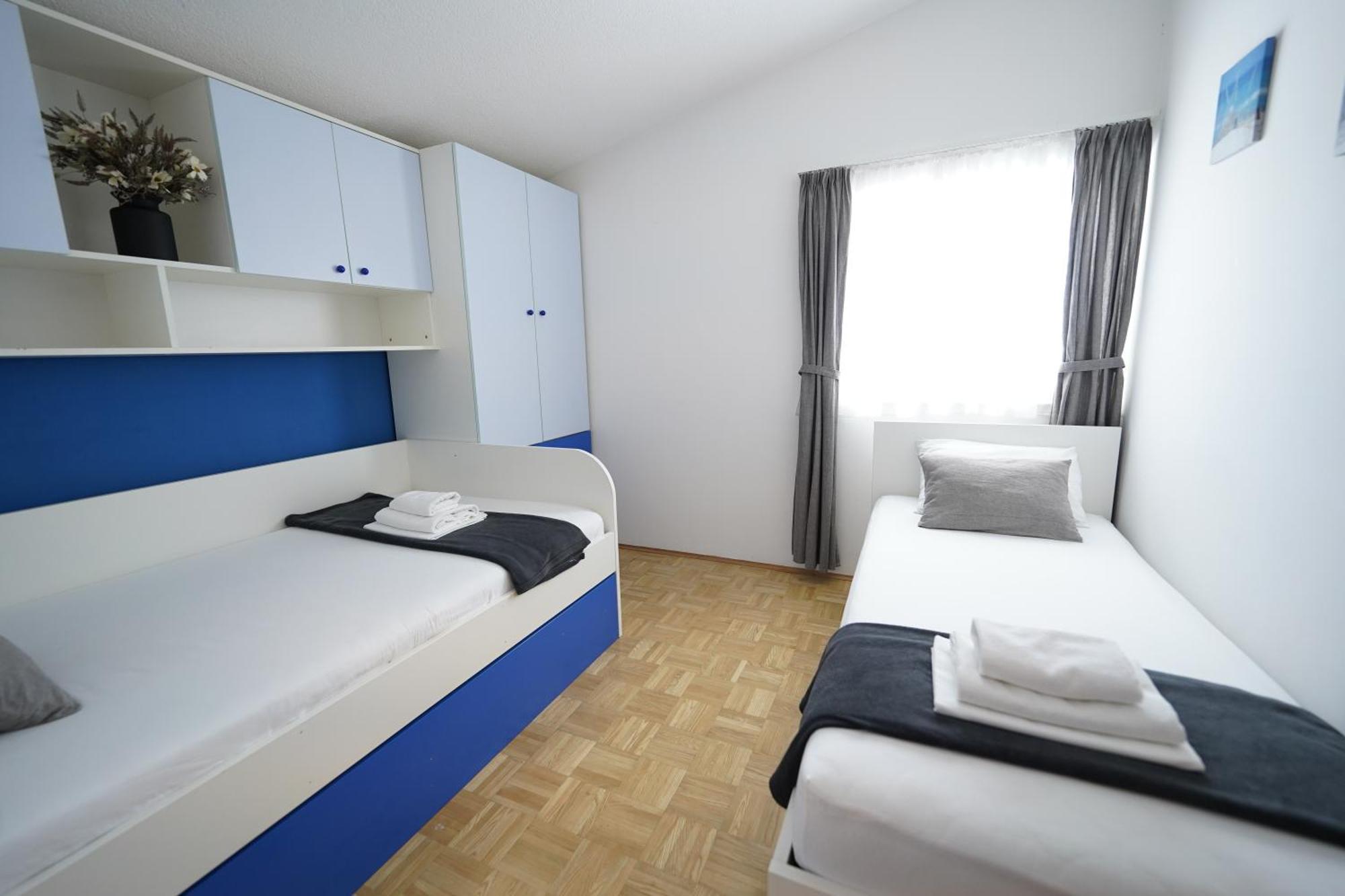 Apartments Loncar-Near Zrce Beach Novalja Buitenkant foto